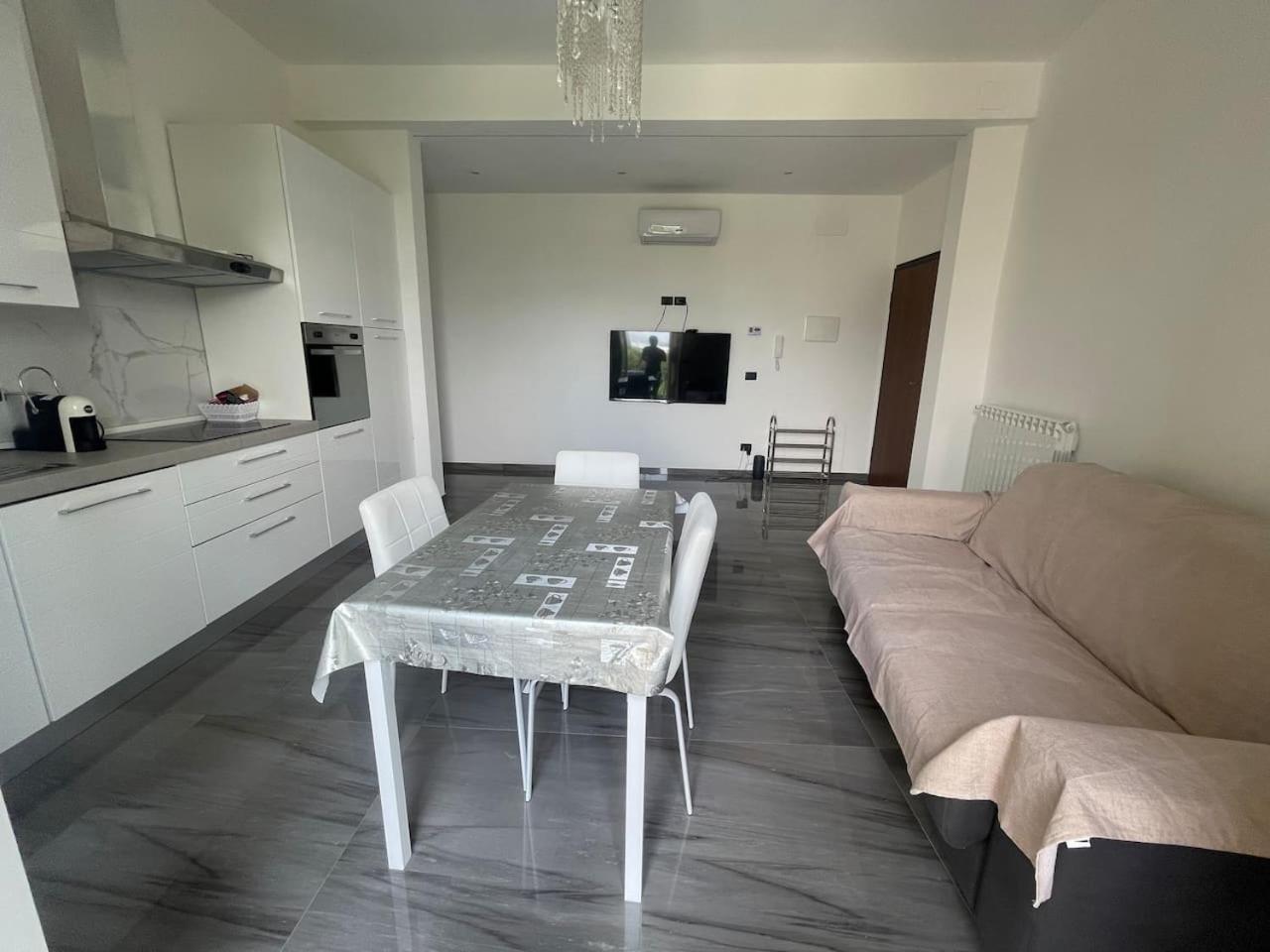 Ferienwohnung Autumn Vado Ligure Exterior foto